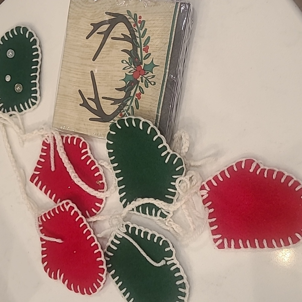 New Handmade Mitten Garland